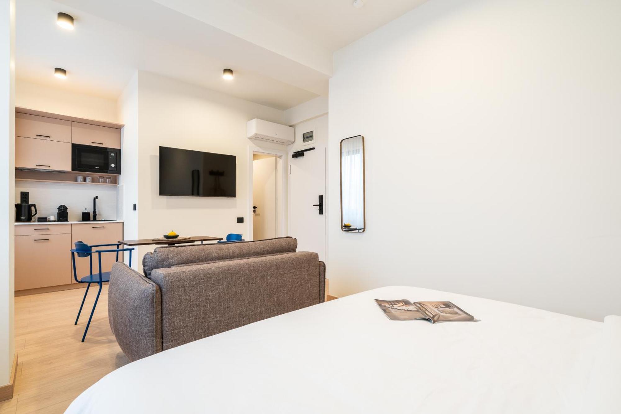 Old Town Apartments By Olala Homes Bukares Bagian luar foto